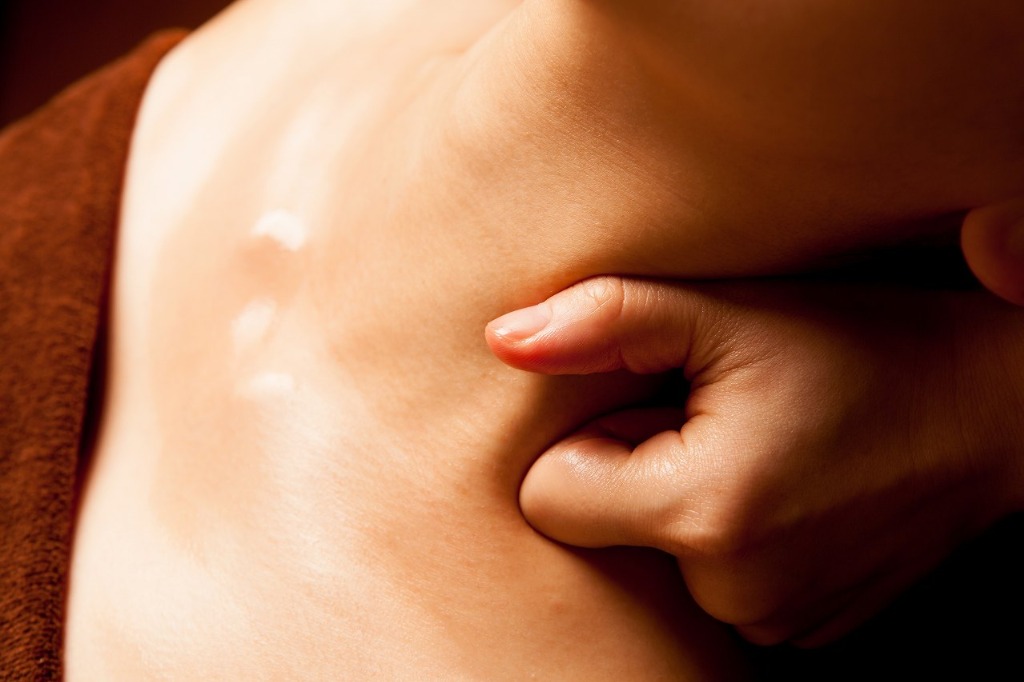 疲れた心と身体を優しくつむぐ、心を込めたボディケア